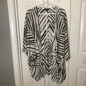 Lane Bryant, 22/24, Black & White Striped Shawl